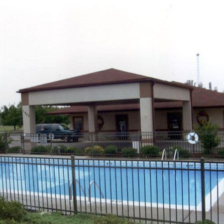 Briarwood Inn Of Geneva Exteriör bild